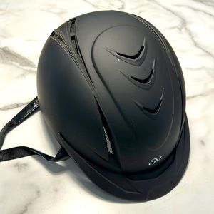 Ovation Horse Riding Helmet - size xs/s 48-52” - black with pink cover